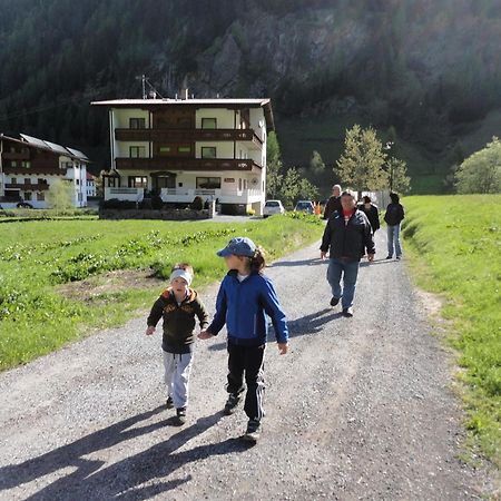 Apart Gschwandthof Sankt Leonhard im Pitztal Exterior photo